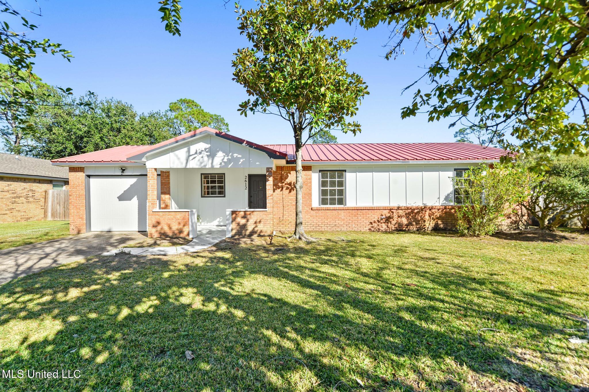 2612 San Lorenzo Street Property Photo 1