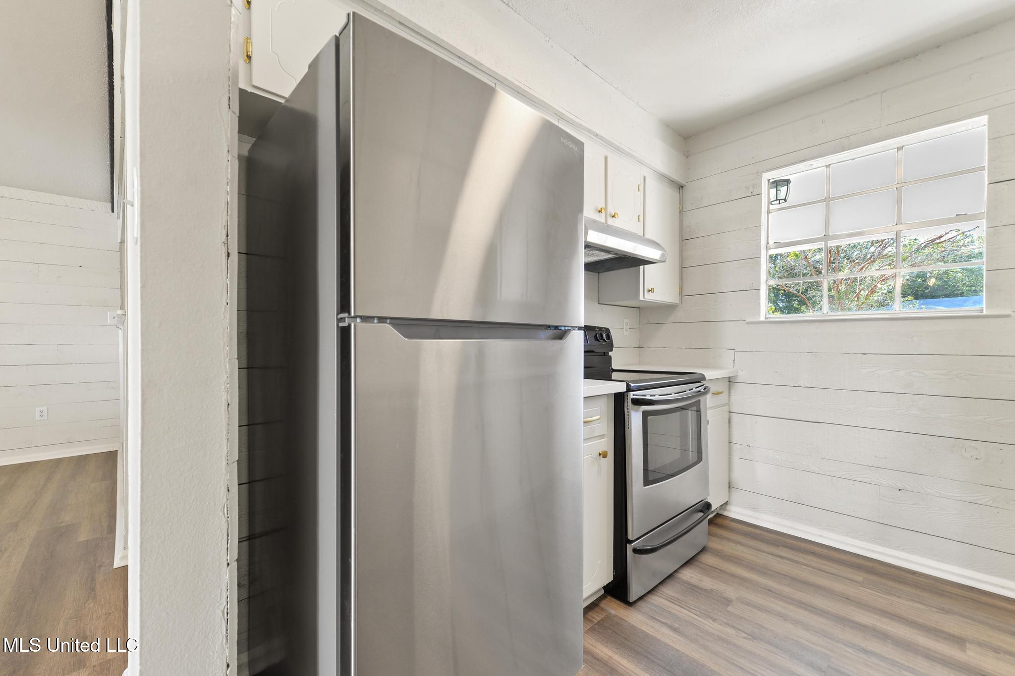 2612 San Lorenzo Street Property Photo 8