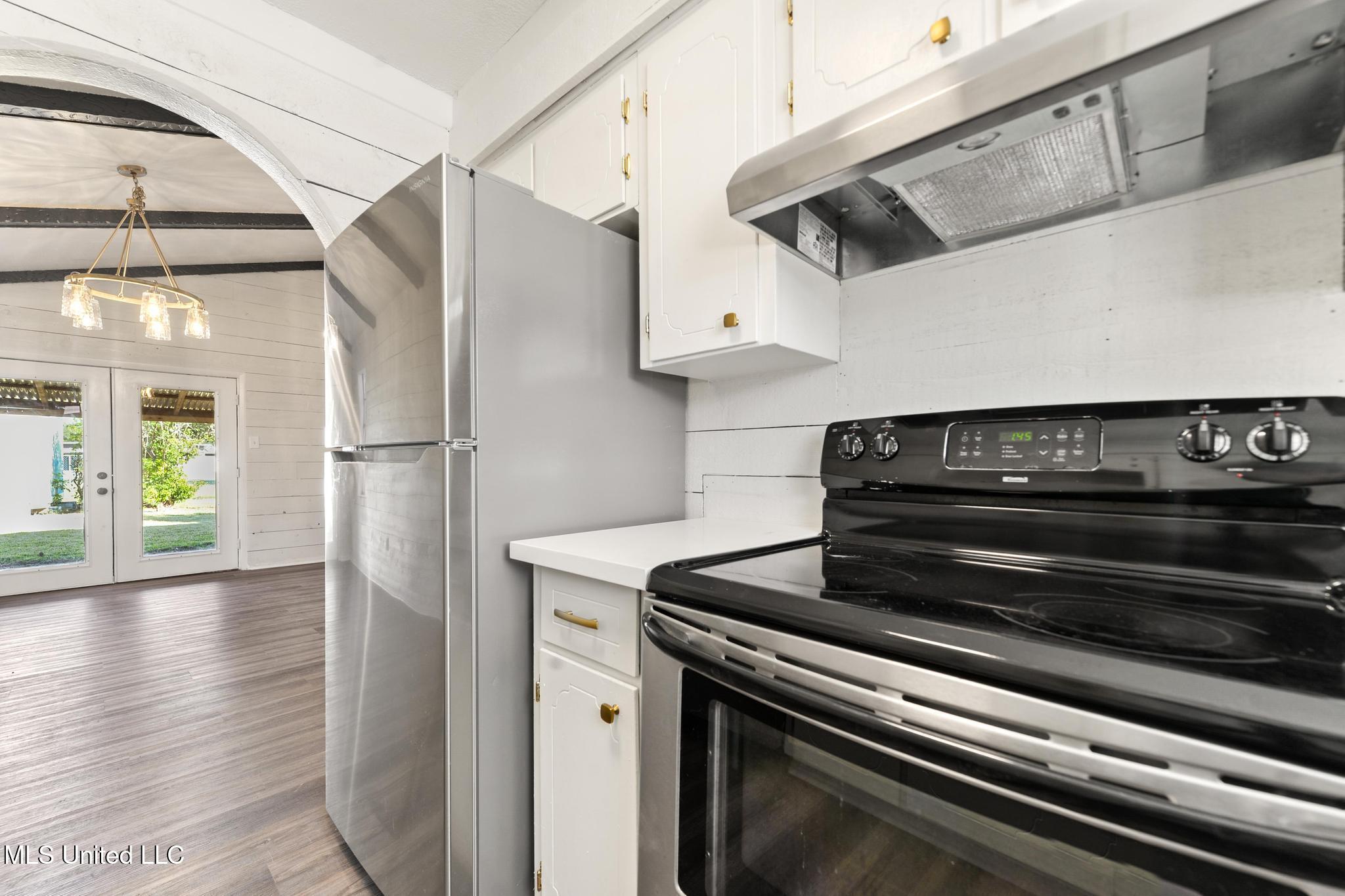 2612 San Lorenzo Street Property Photo 9