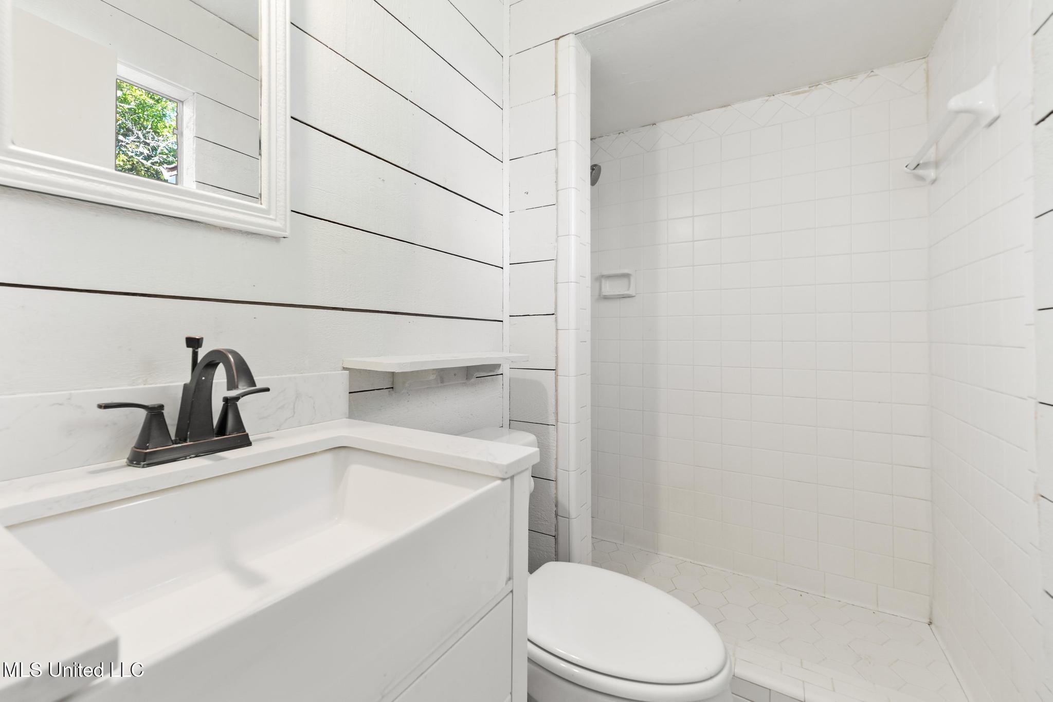 2612 San Lorenzo Street Property Photo 12