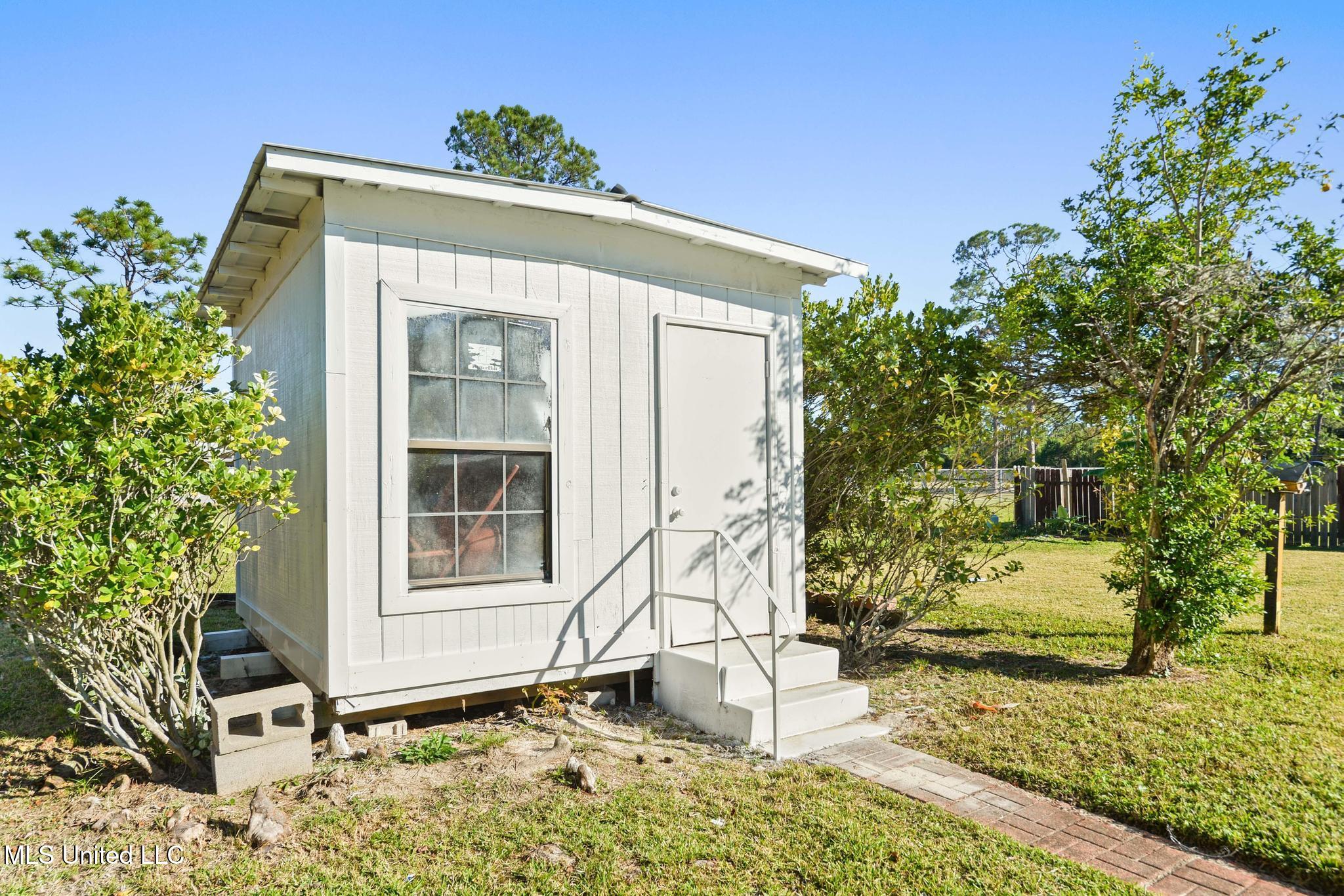 2612 San Lorenzo Street Property Photo 19