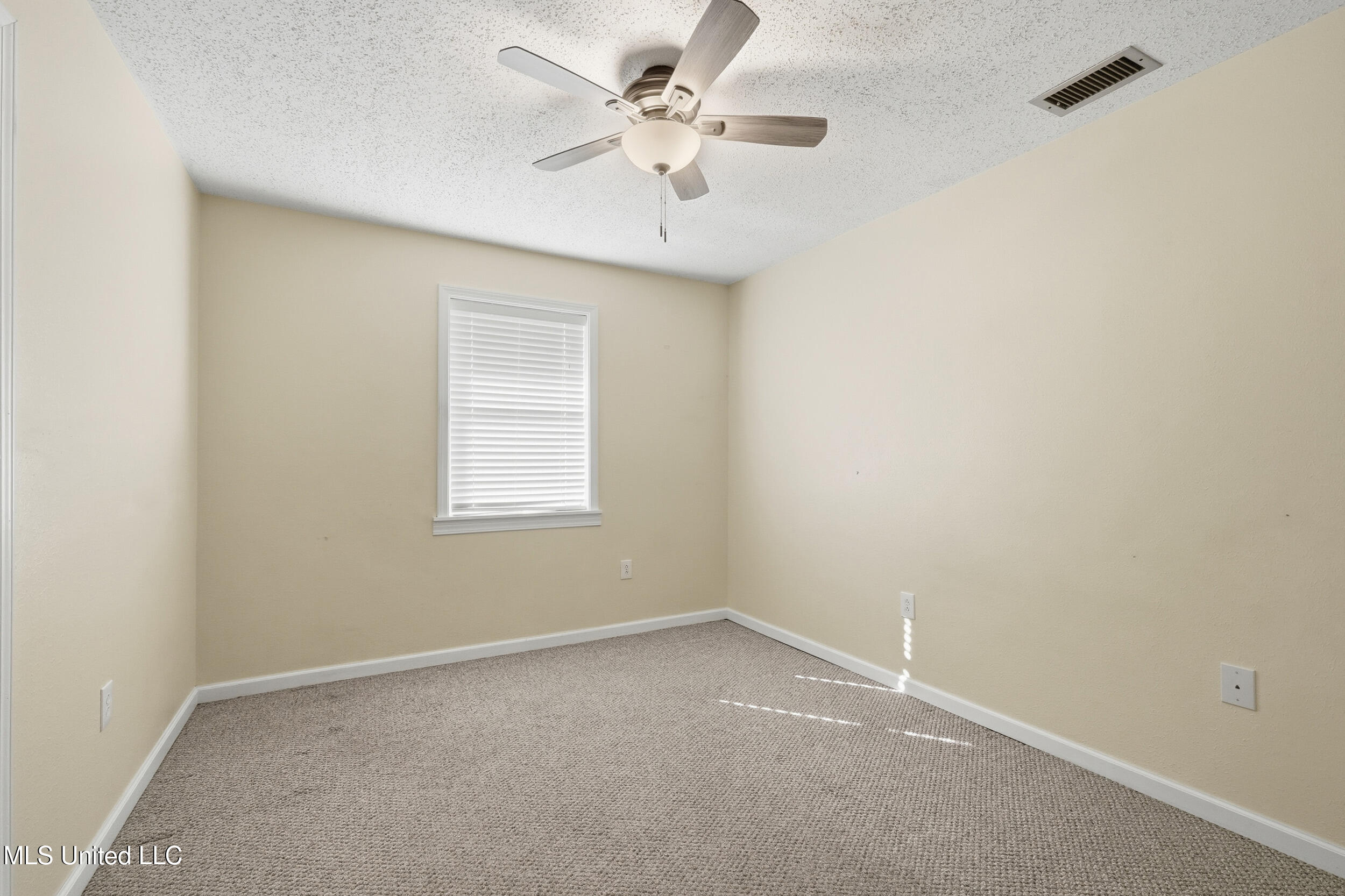 2138 Crestwood Drive Property Photo 15