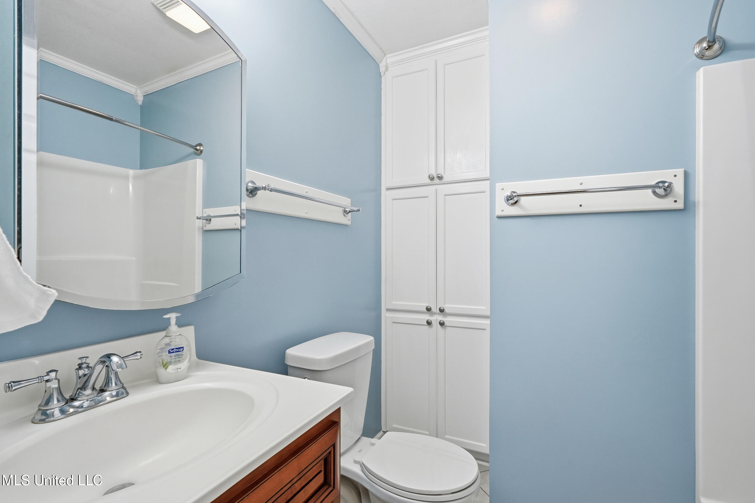 2138 Crestwood Drive Property Photo 16