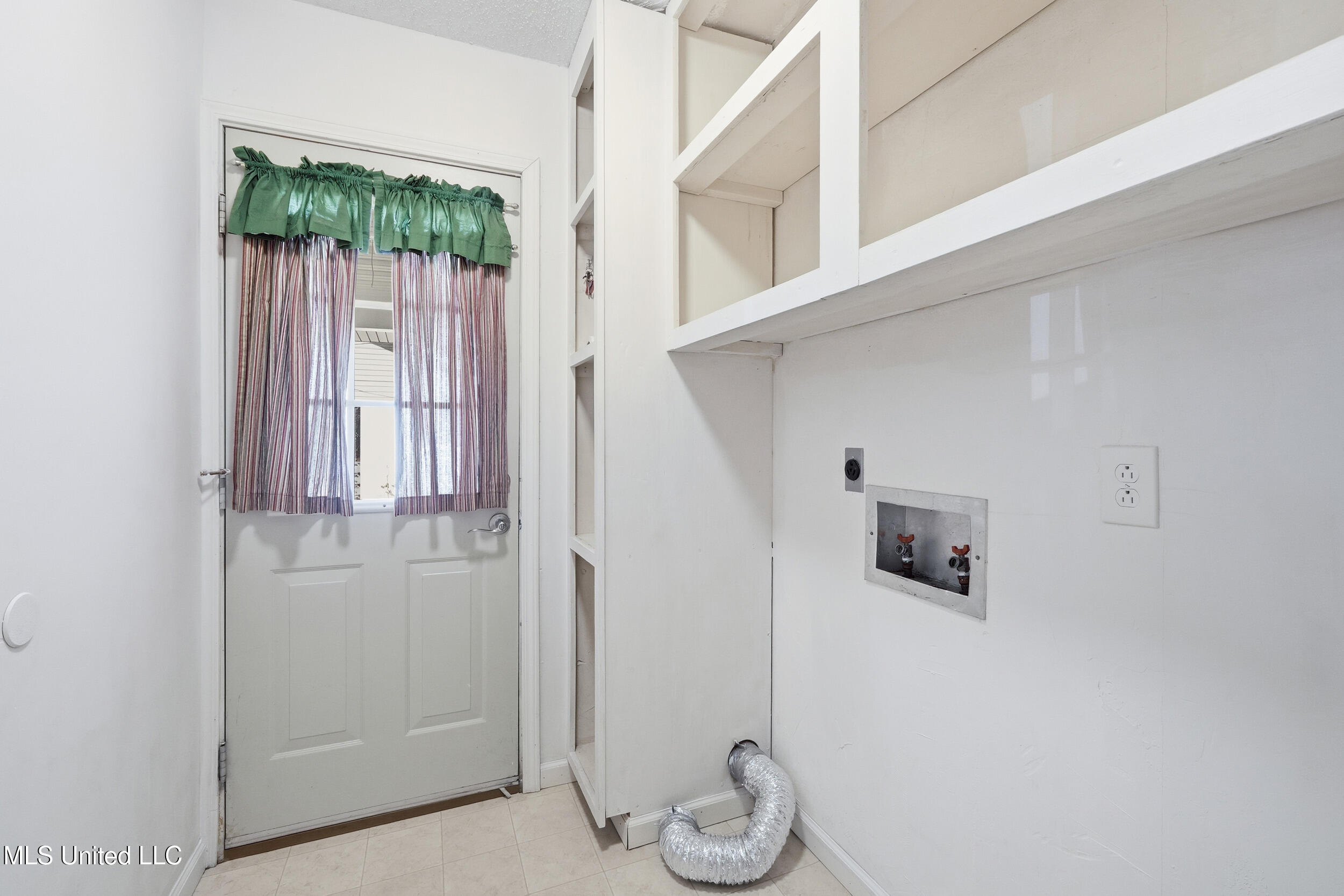 2138 Crestwood Drive Property Photo 18