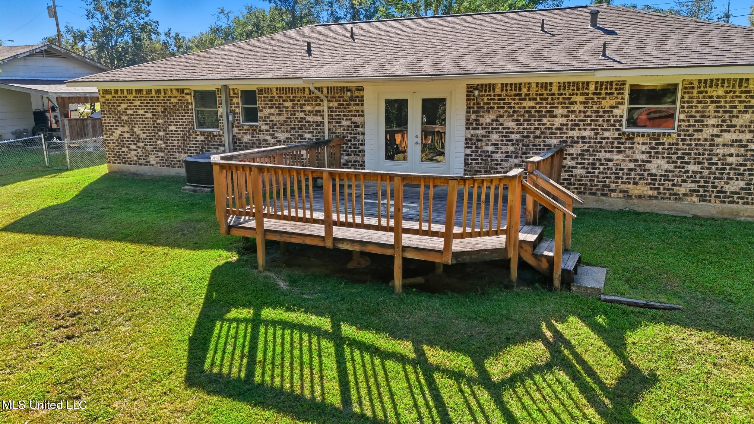 2138 Crestwood Drive Property Photo 19