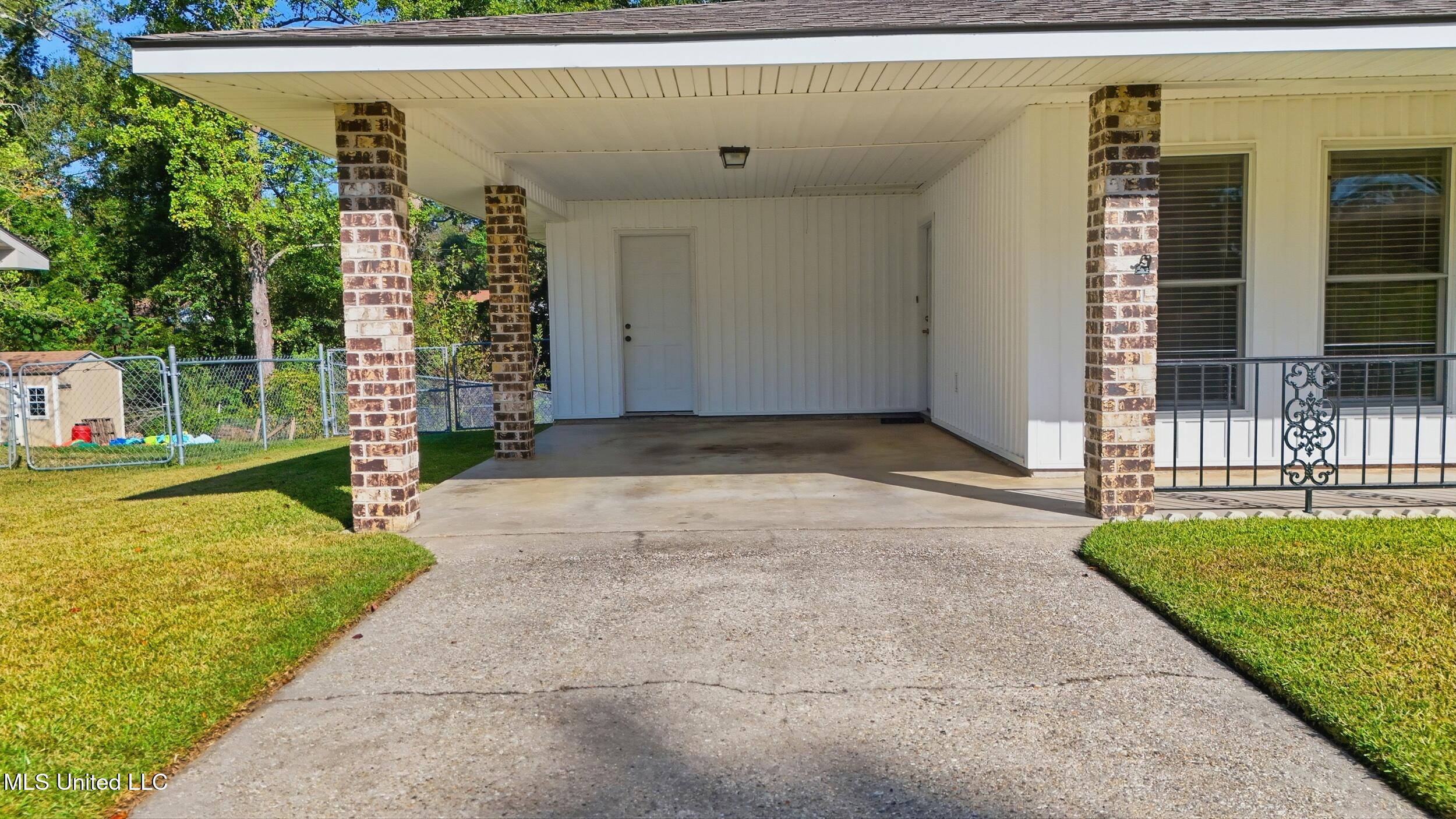 2138 Crestwood Drive Property Photo 25