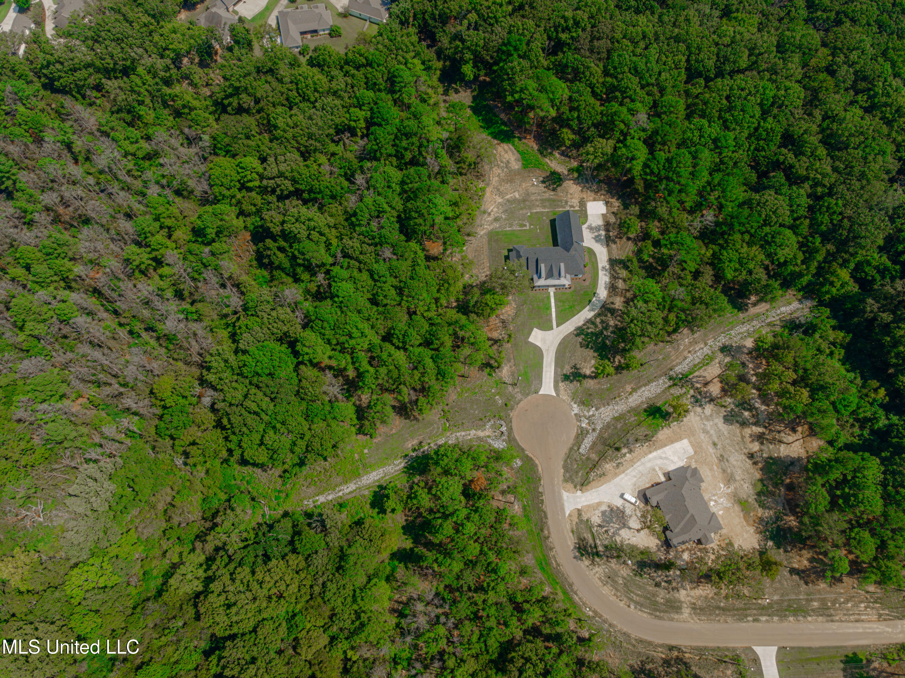 175 Hunters Cove Property Photo 3