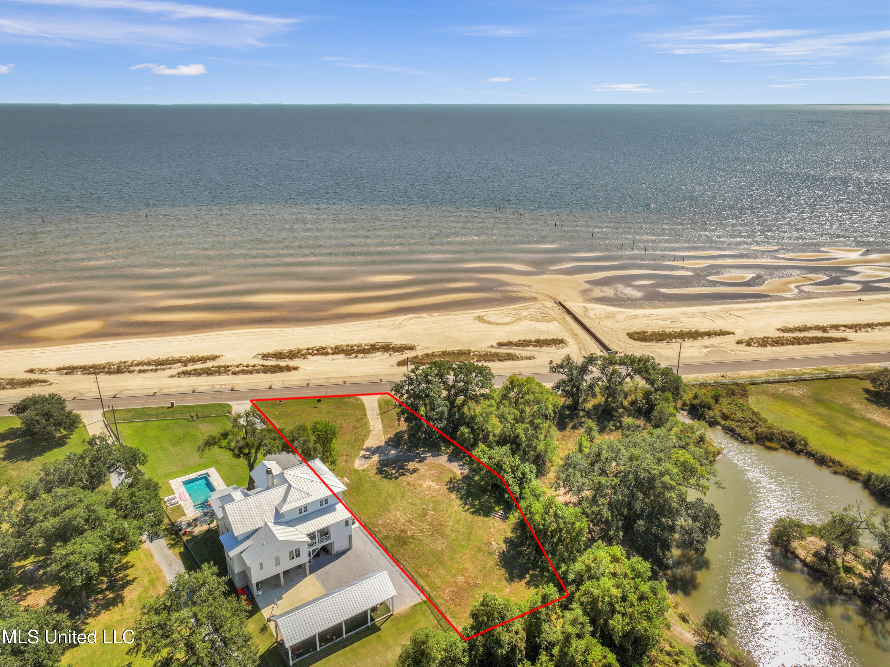 643 N Beach Boulevard Property Photo 4