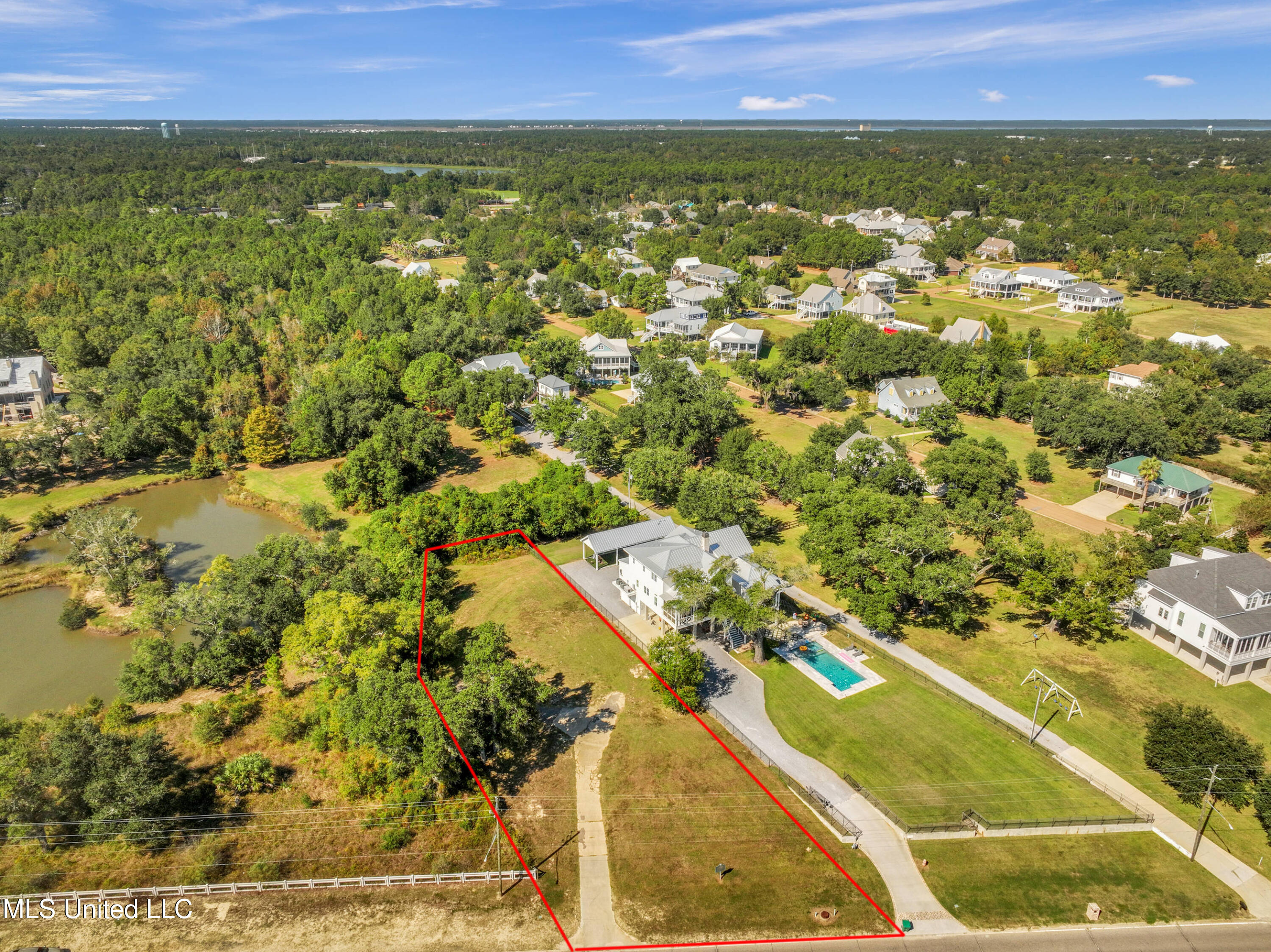 643 N Beach Boulevard Property Photo 8