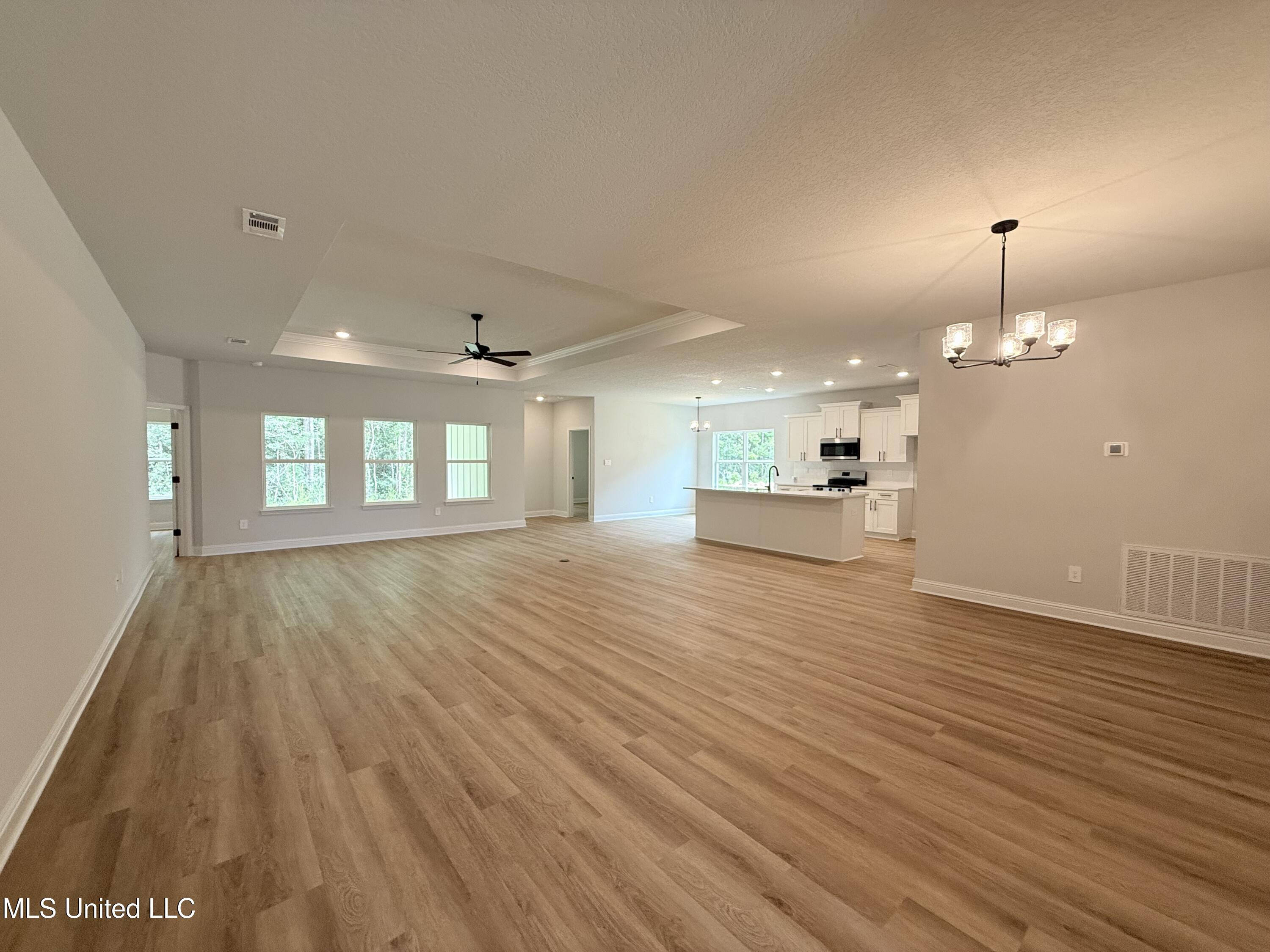 13505 Sarus Drive Property Photo 4