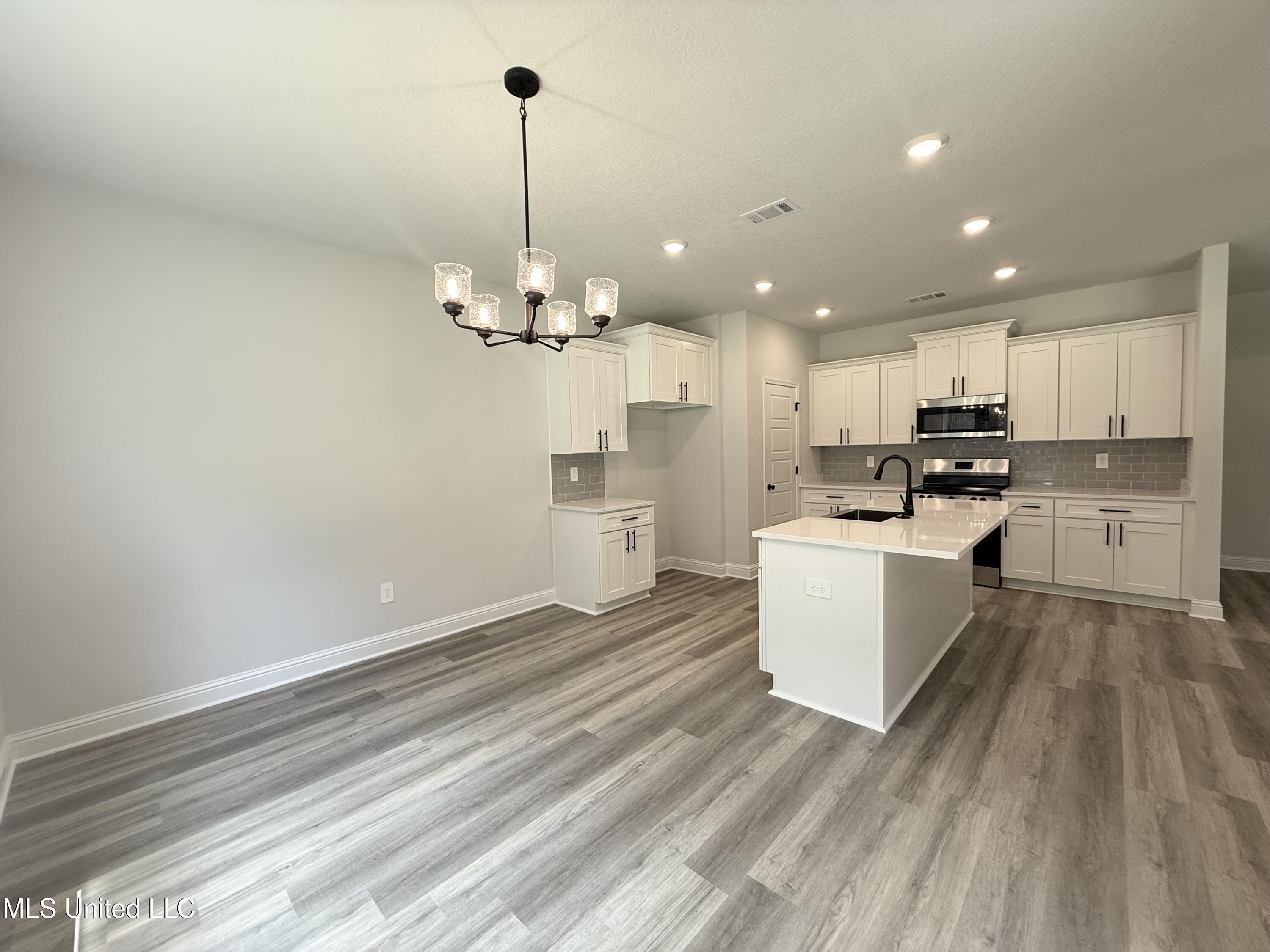 13509 Sarus Drive Property Photo 3