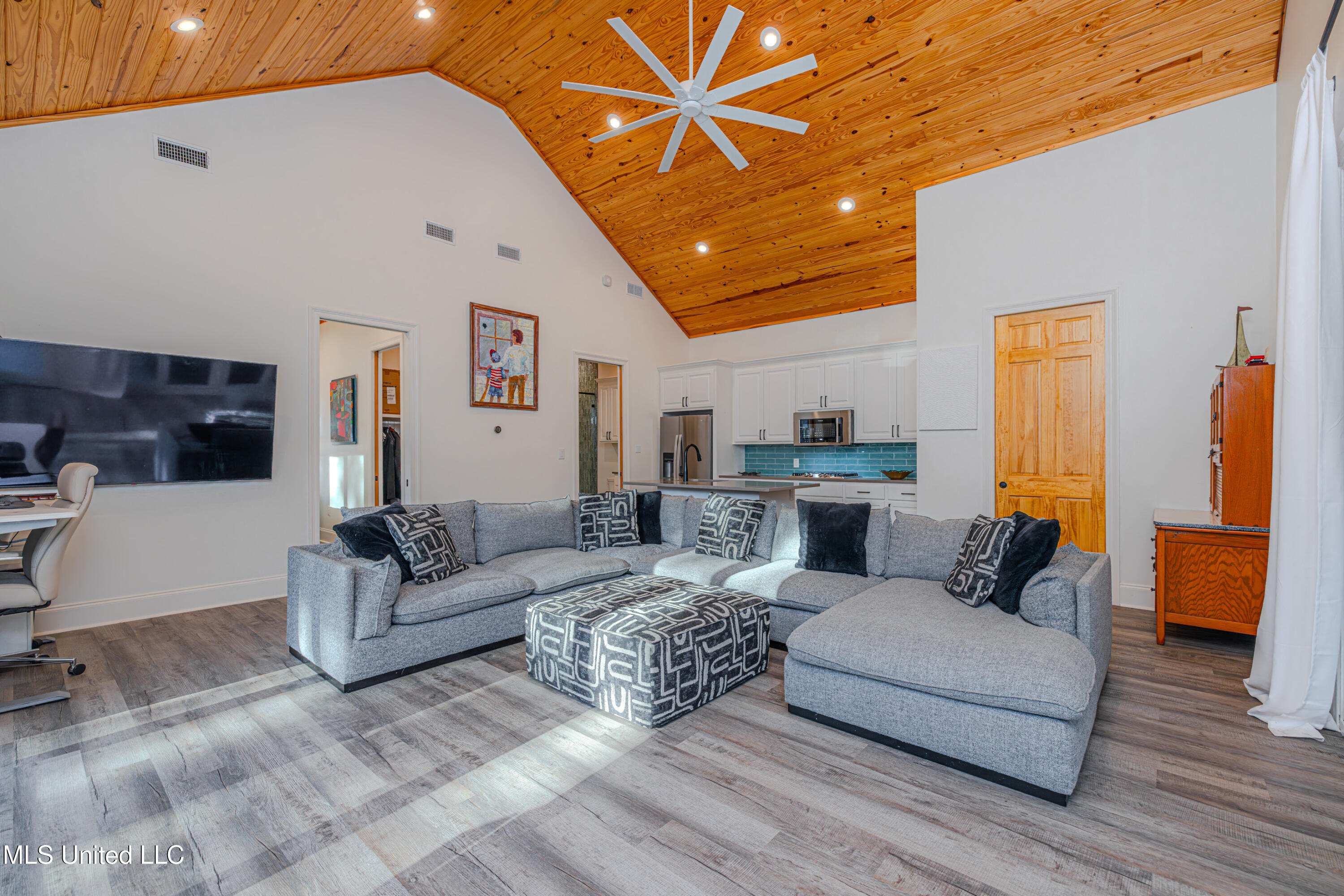 104 Laird Avenue Property Photo 81