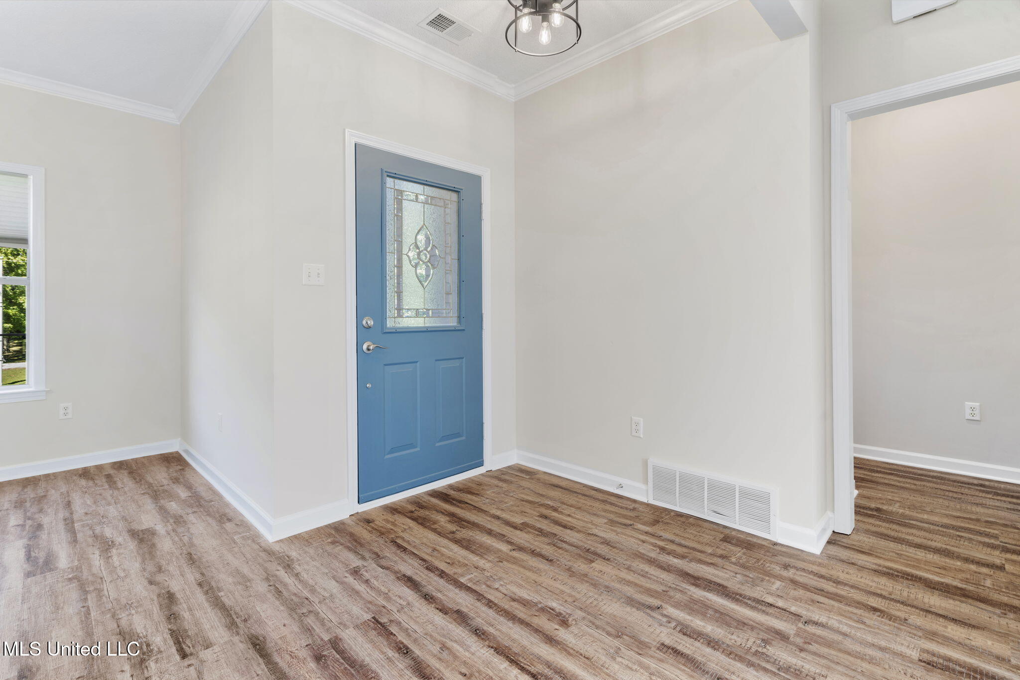 2095 Tall Tree Drive Property Photo 7