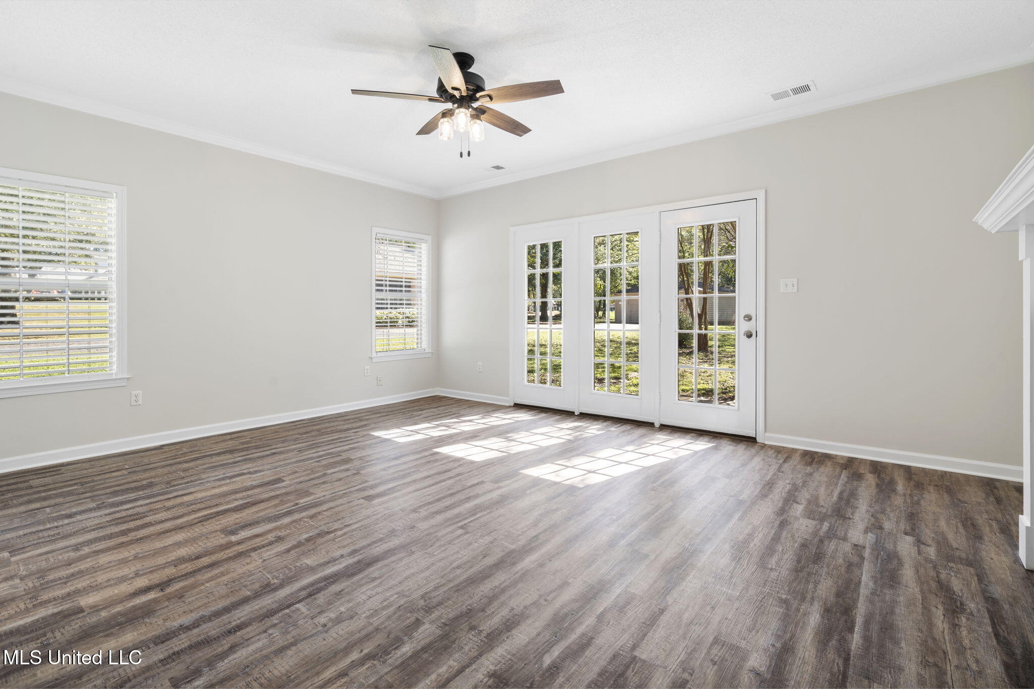 2095 Tall Tree Drive Property Photo 12