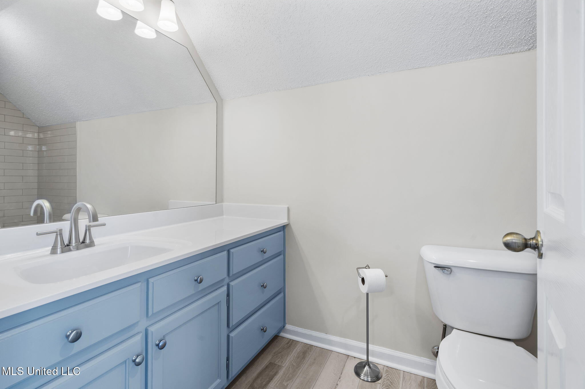 2095 Tall Tree Drive Property Photo 24