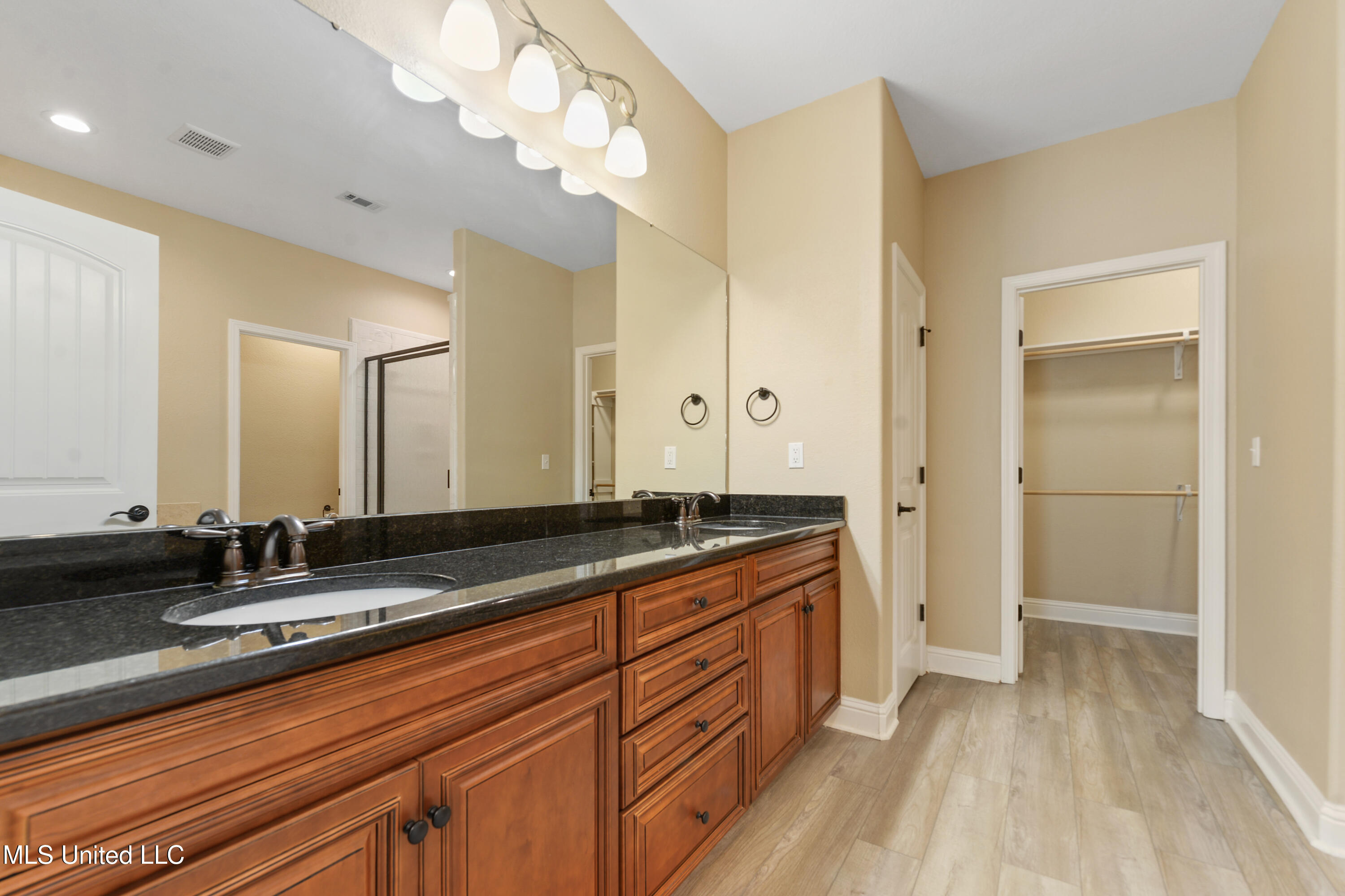 14105 Glendale Road Property Photo 16