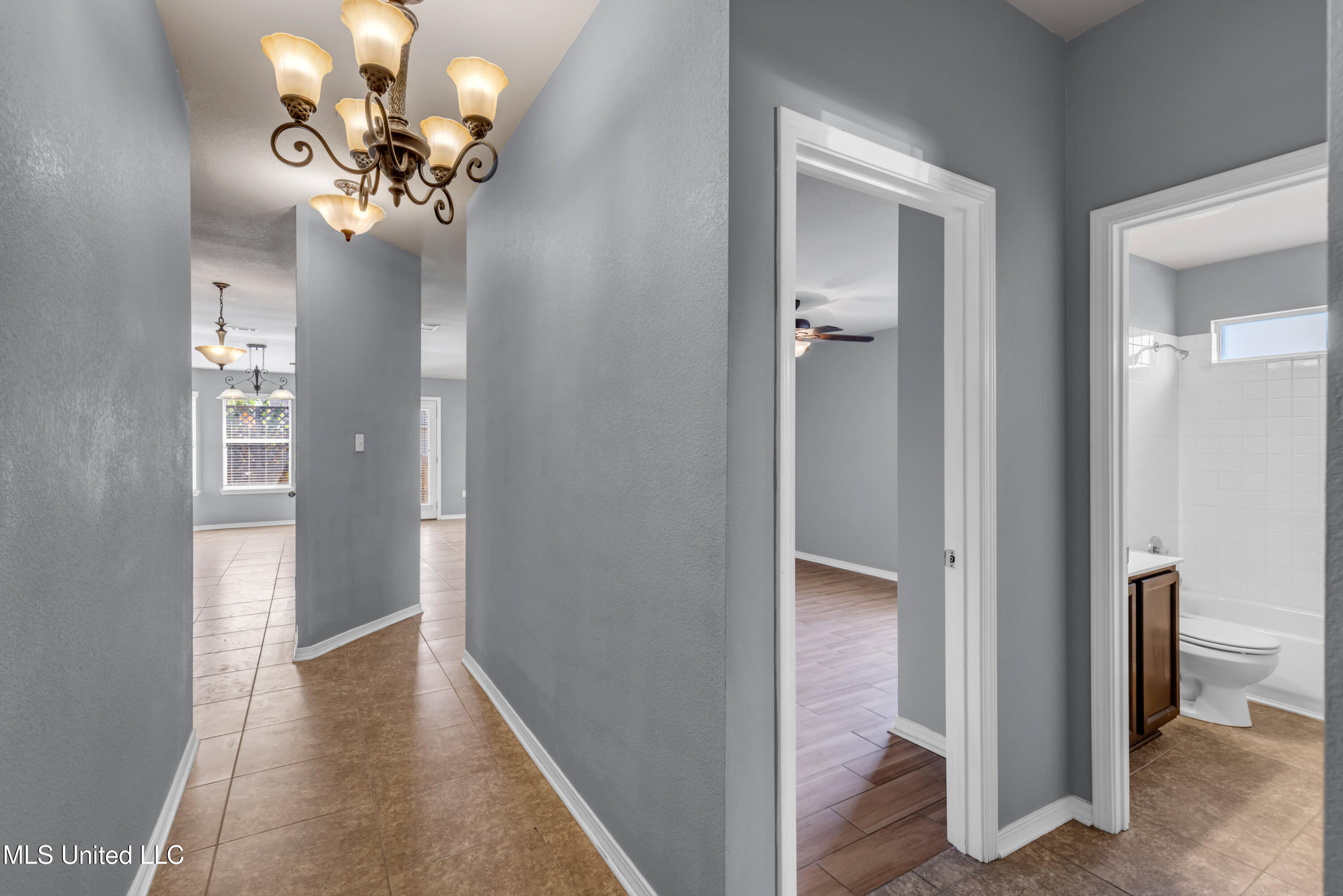 16371 Lancaster Cove Property Photo 2