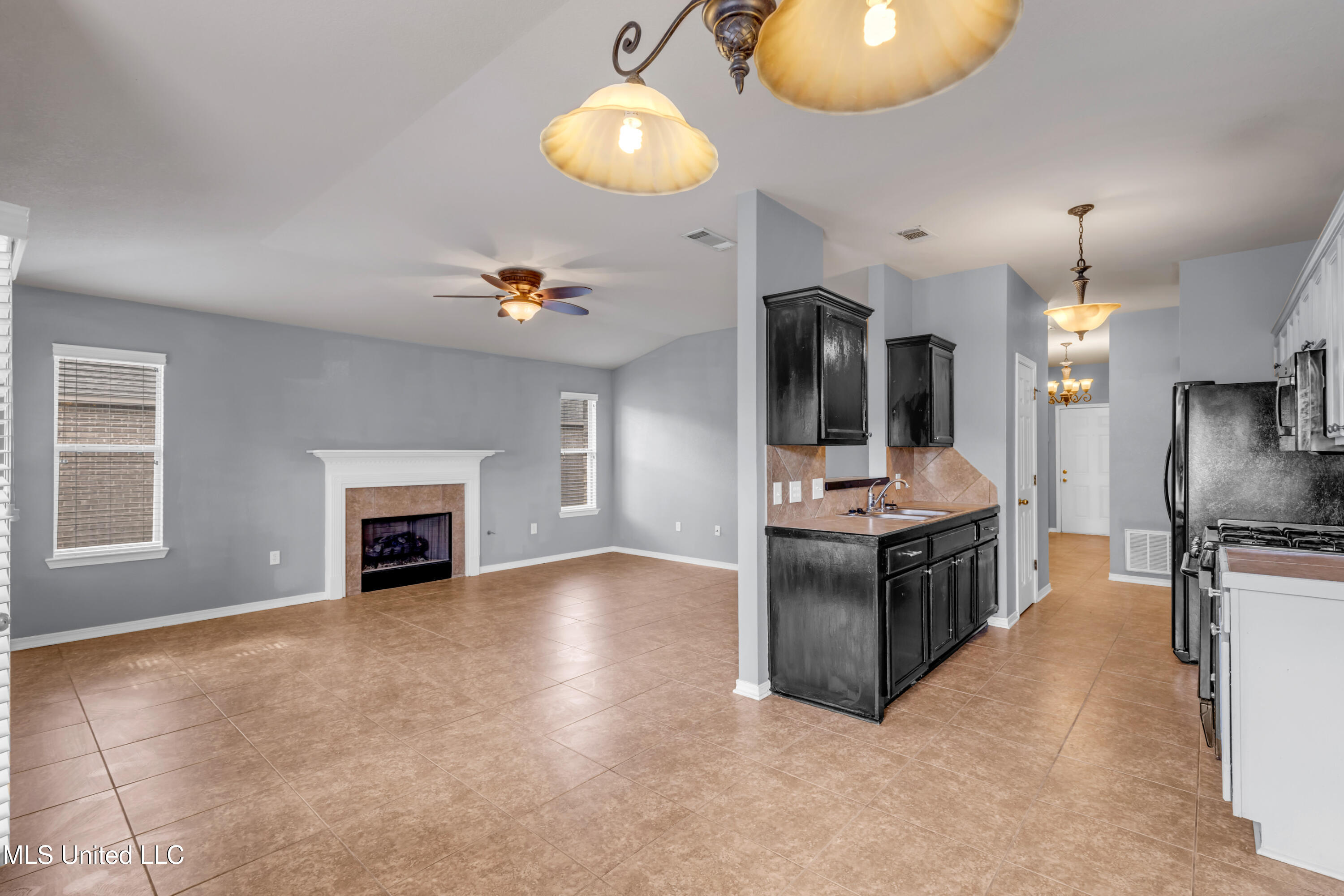 16371 Lancaster Cove Property Photo 9