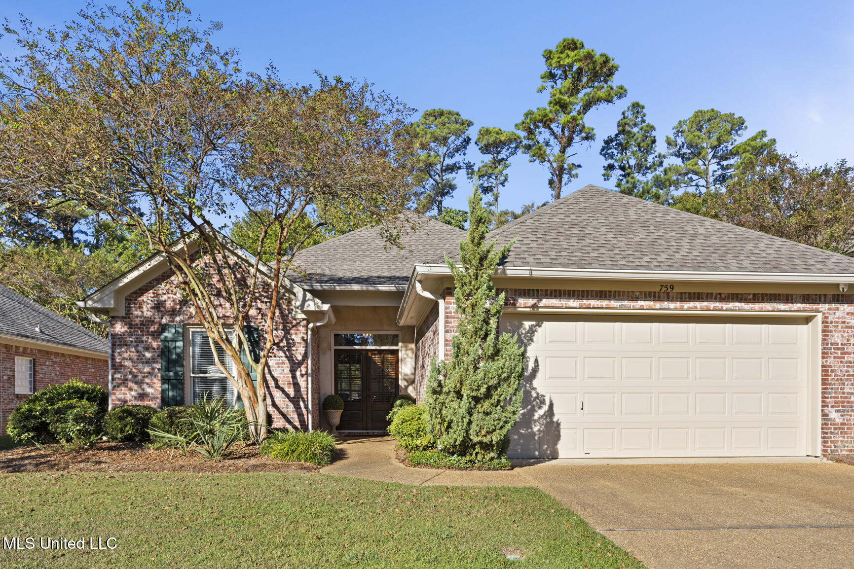 759 Versailles Drive Property Photo 1