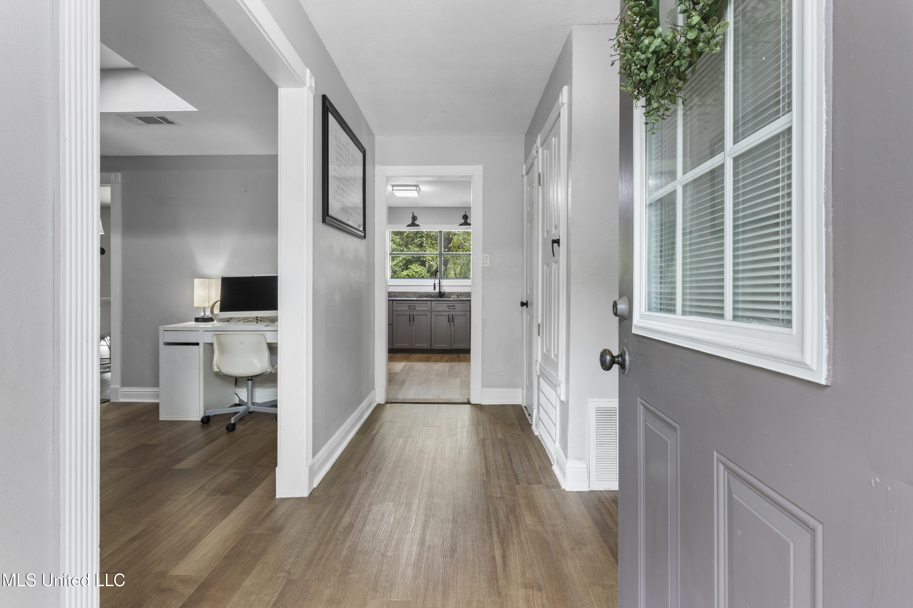 1501 Willowbend Drive Property Photo 4