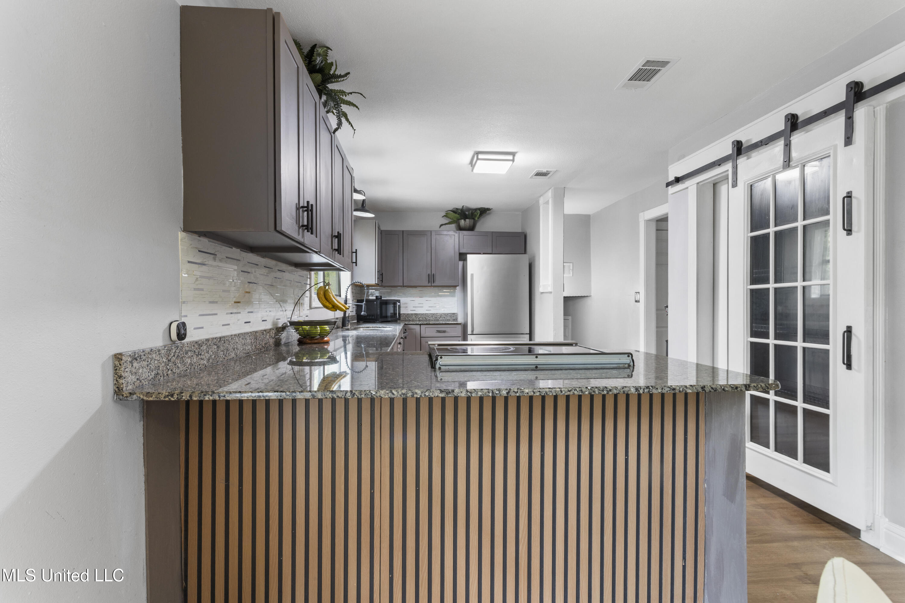 1501 Willowbend Drive Property Photo 9