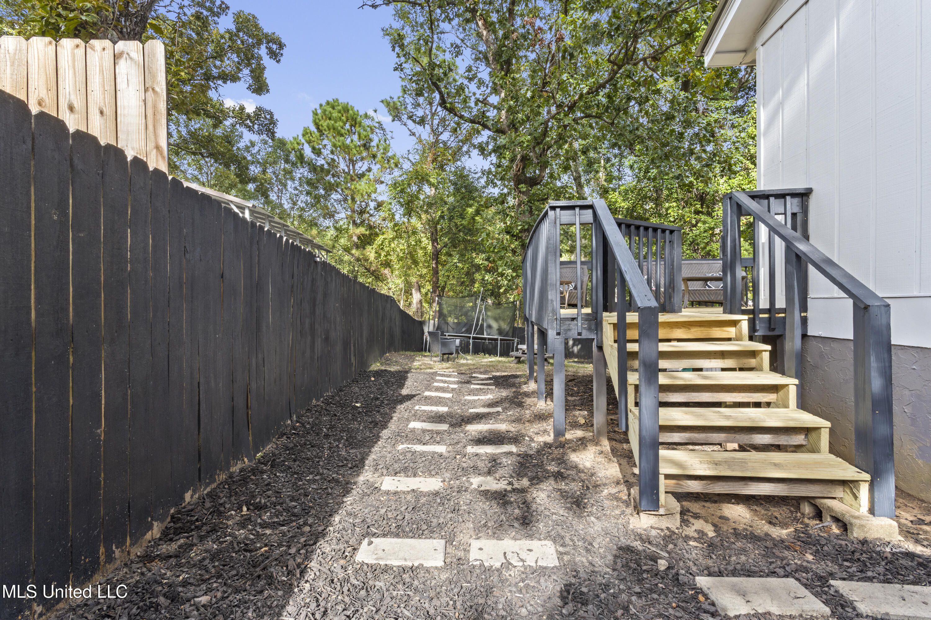 1501 Willowbend Drive Property Photo 27