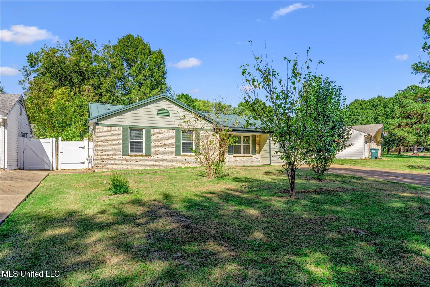 1776 Brown Cove Property Photo 1