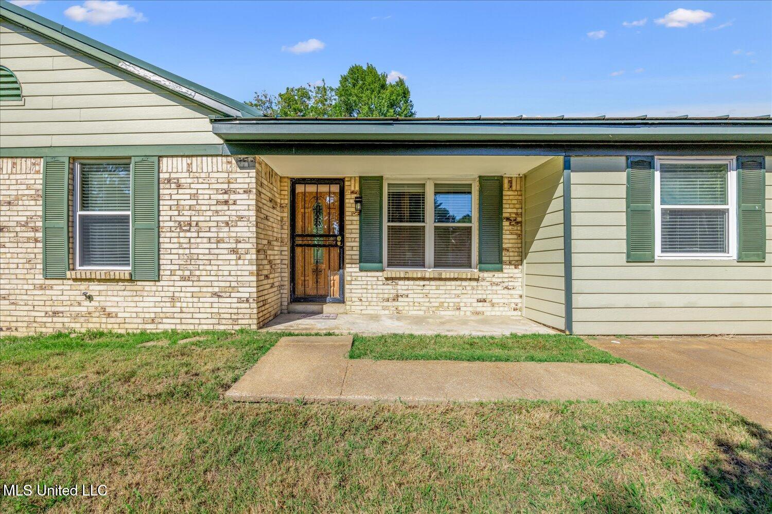 1776 Brown Cove Property Photo 3