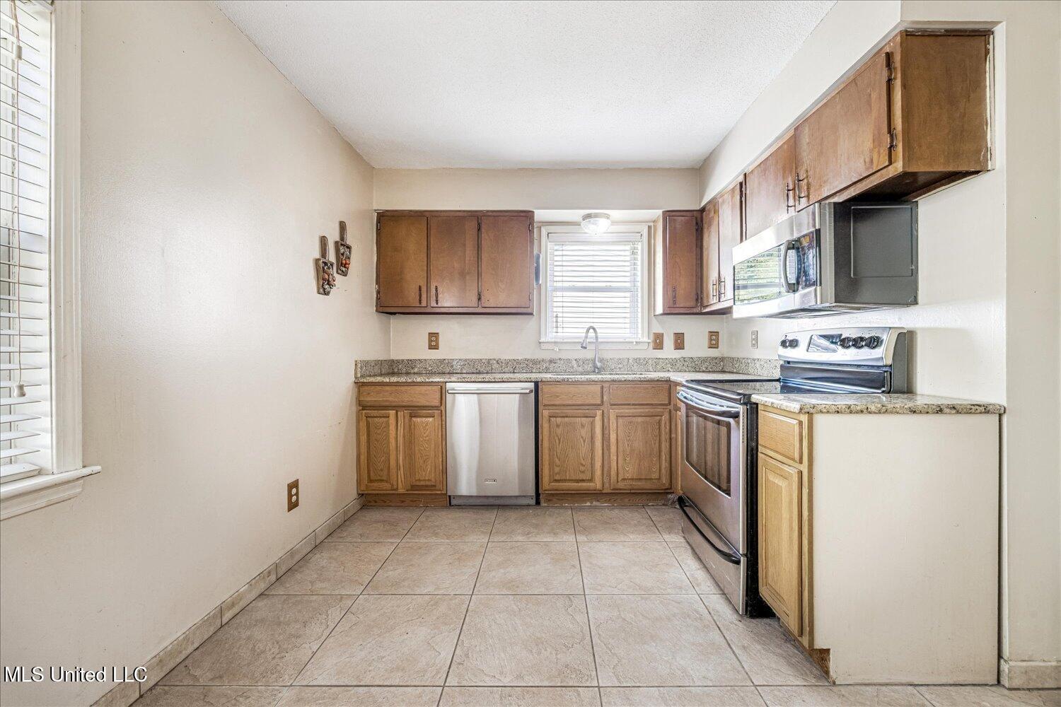 1776 Brown Cove Property Photo 9