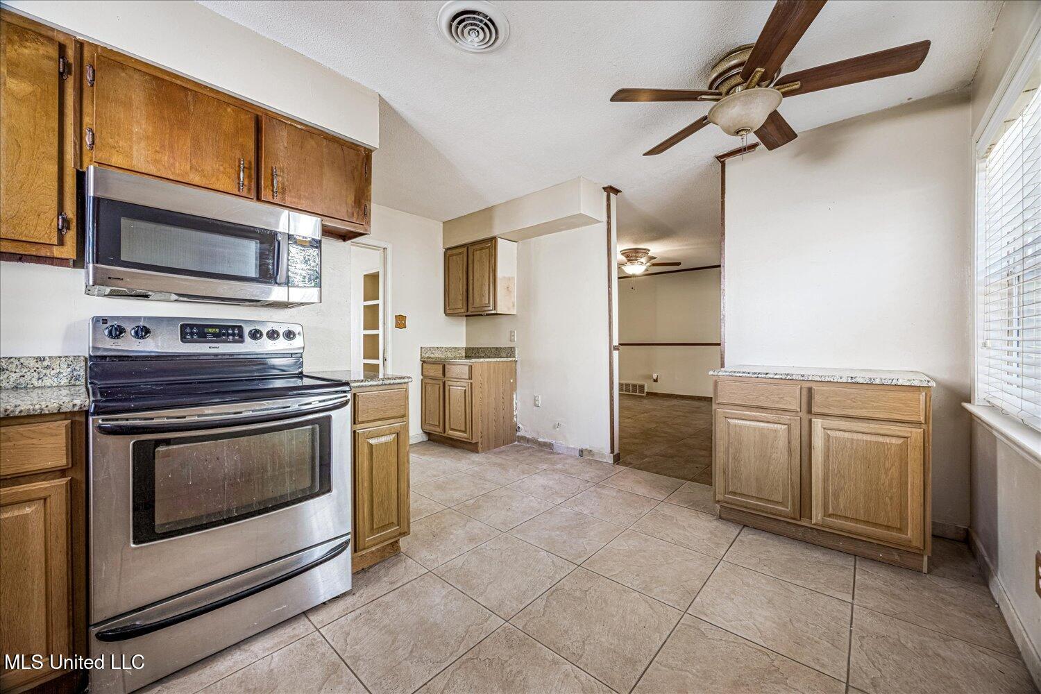 1776 Brown Cove Property Photo 10