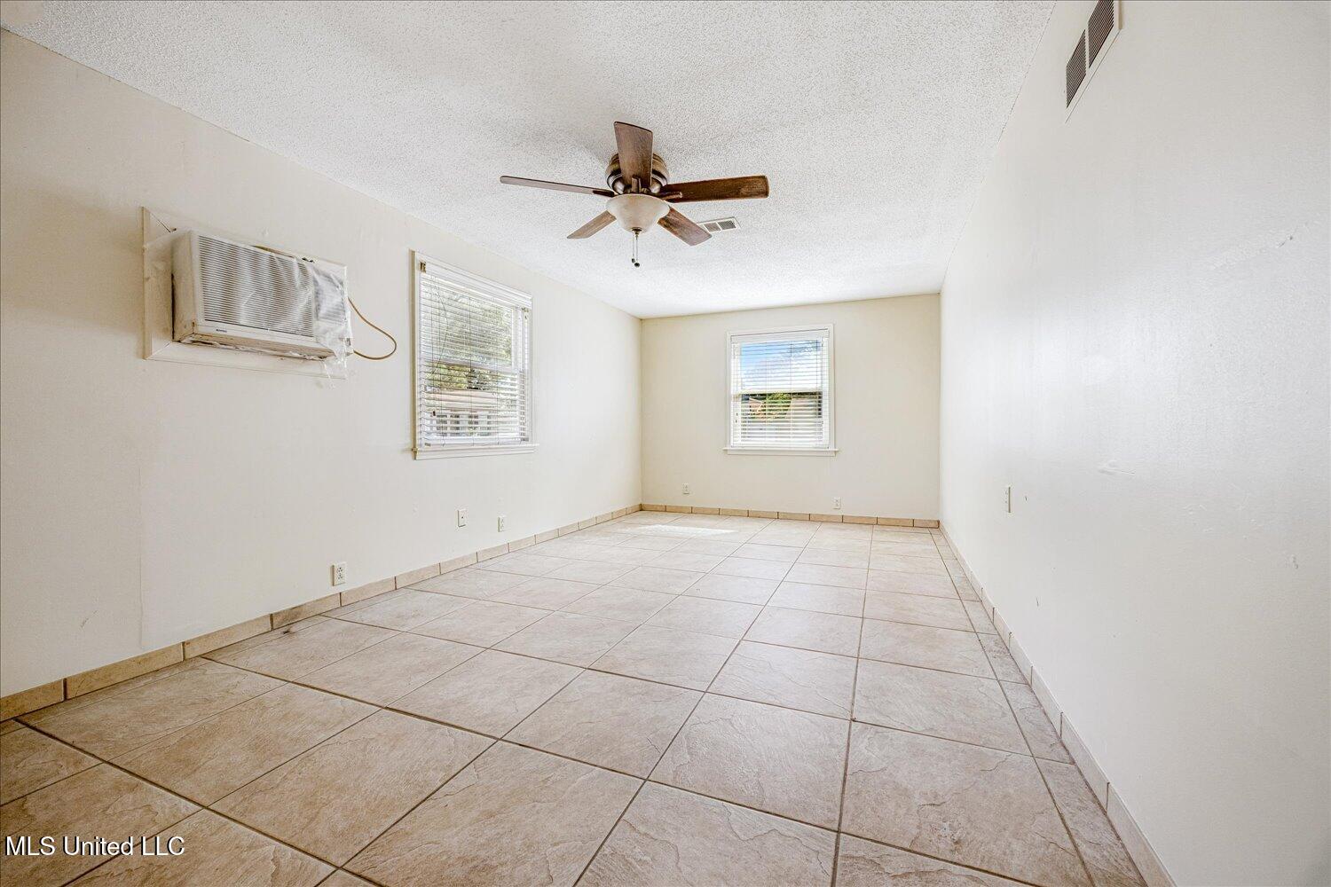 1776 Brown Cove Property Photo 13