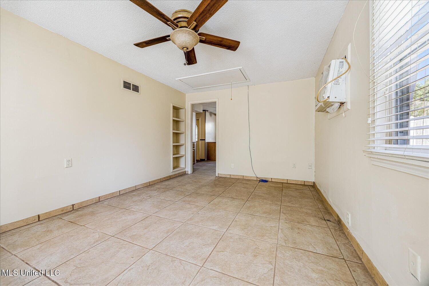 1776 Brown Cove Property Photo 14