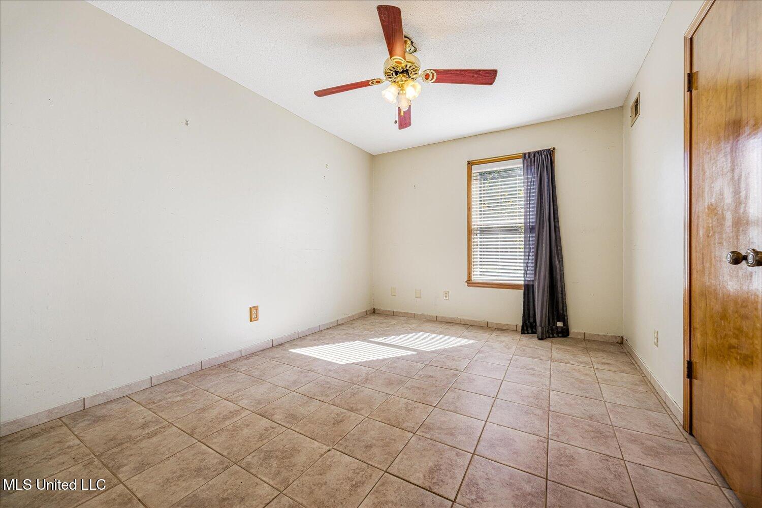 1776 Brown Cove Property Photo 15