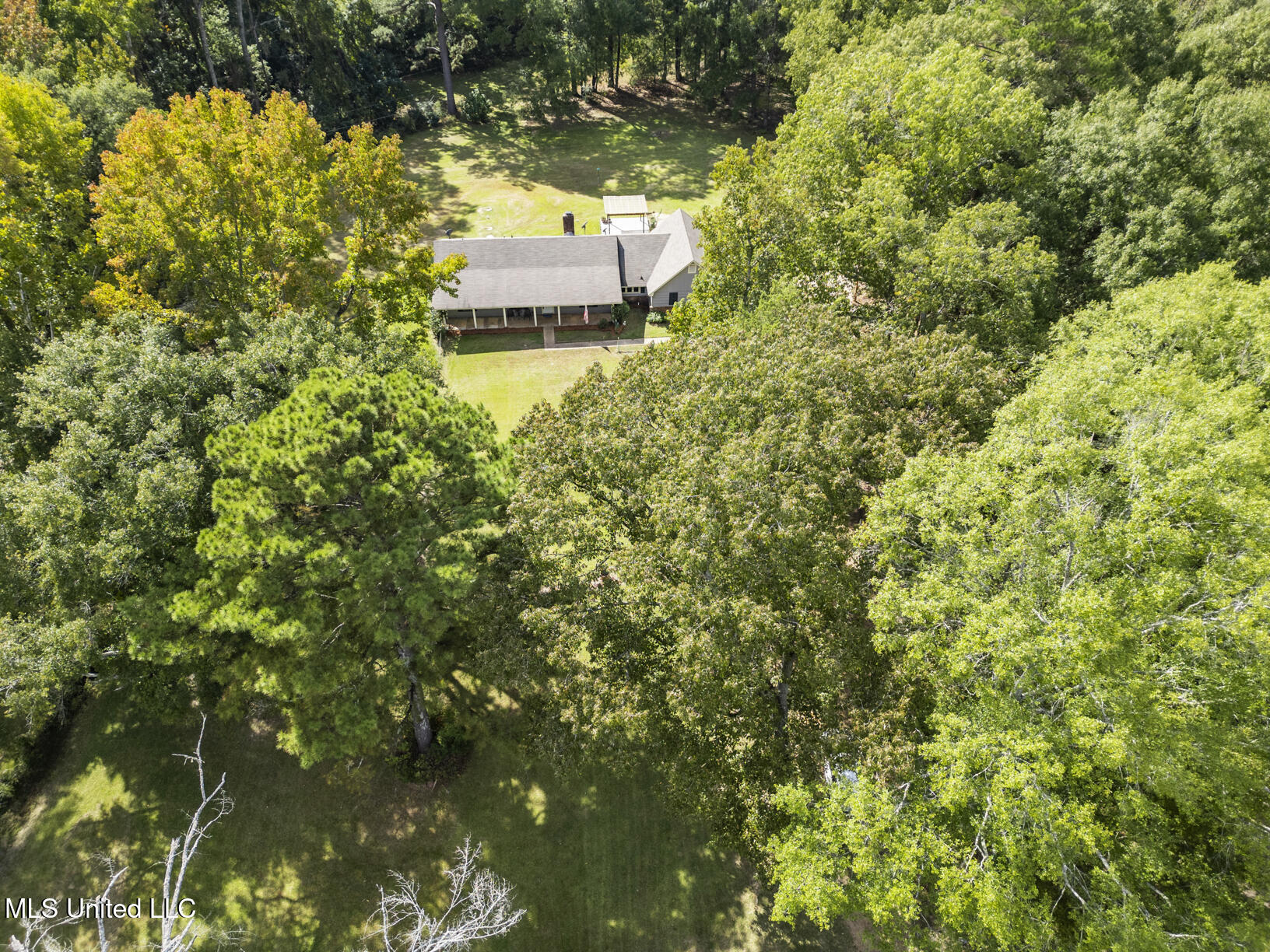 18899 Midway Road Property Photo 7