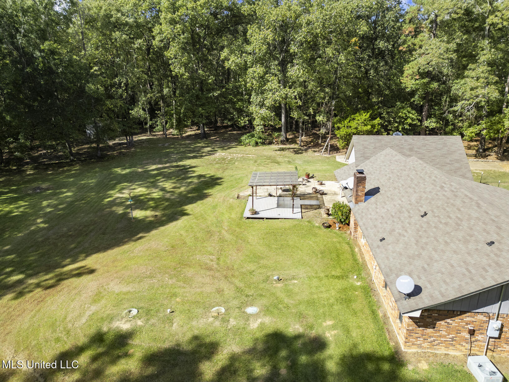 18899 Midway Road Property Photo 9