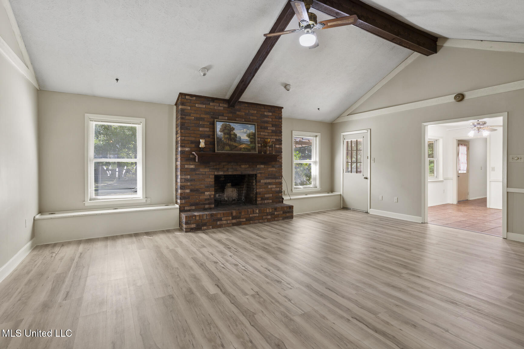 18899 Midway Road Property Photo 11