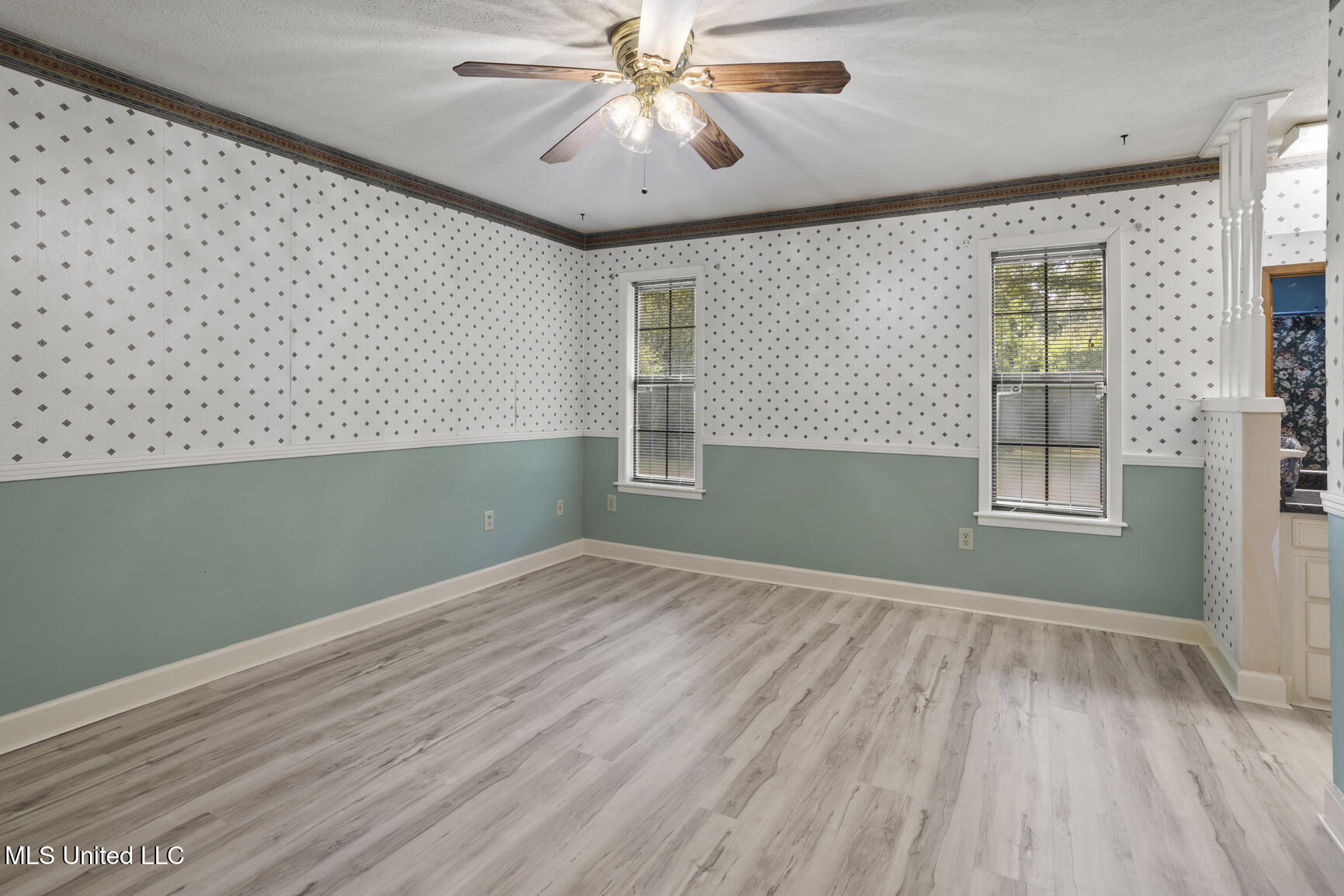 18899 Midway Road Property Photo 29