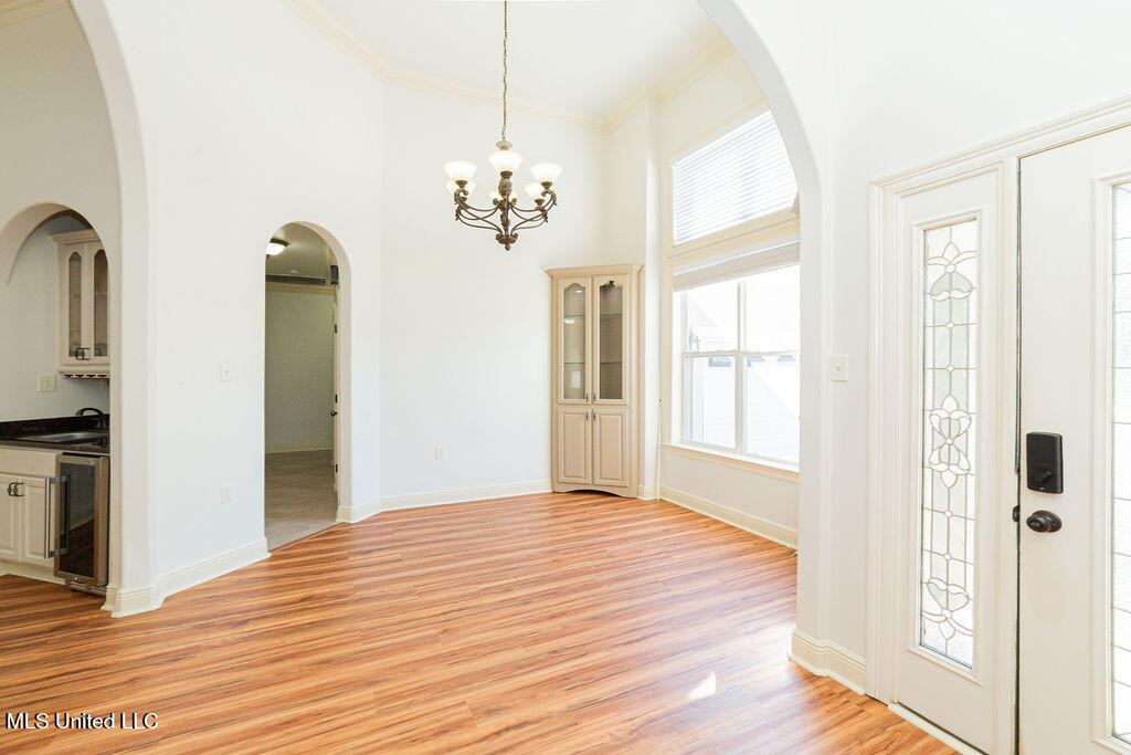 108 Oaks Boulevard Property Photo 4