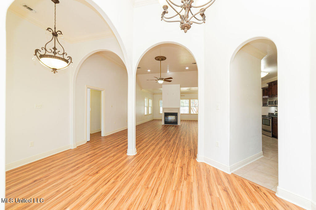 108 Oaks Boulevard Property Photo 5