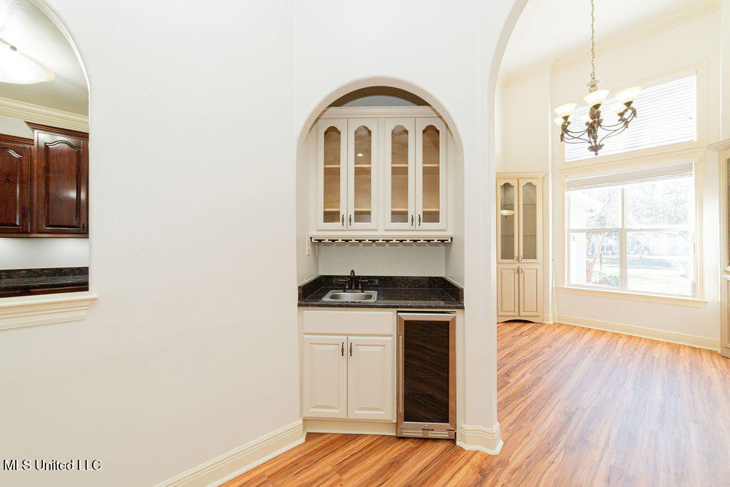 108 Oaks Boulevard Property Photo 7