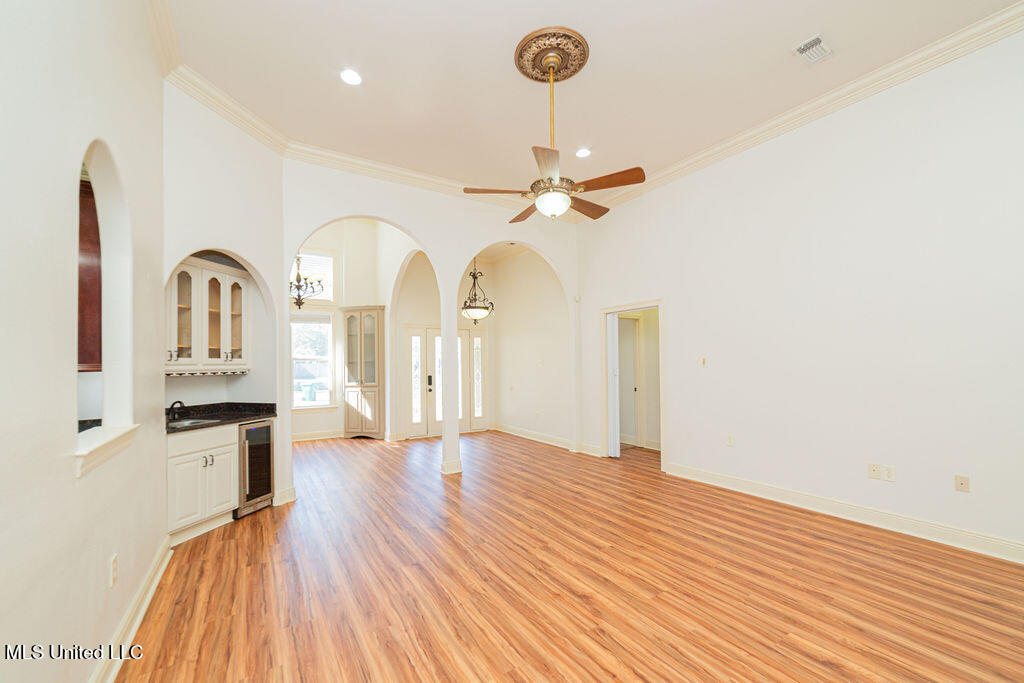 108 Oaks Boulevard Property Photo 9