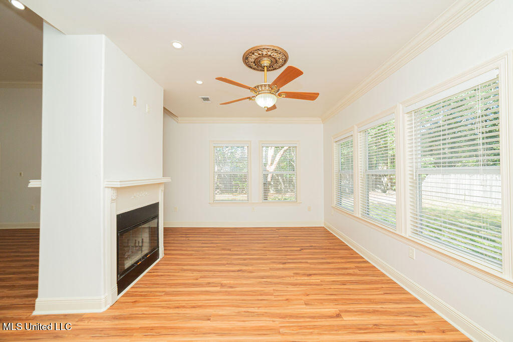 108 Oaks Boulevard Property Photo 12