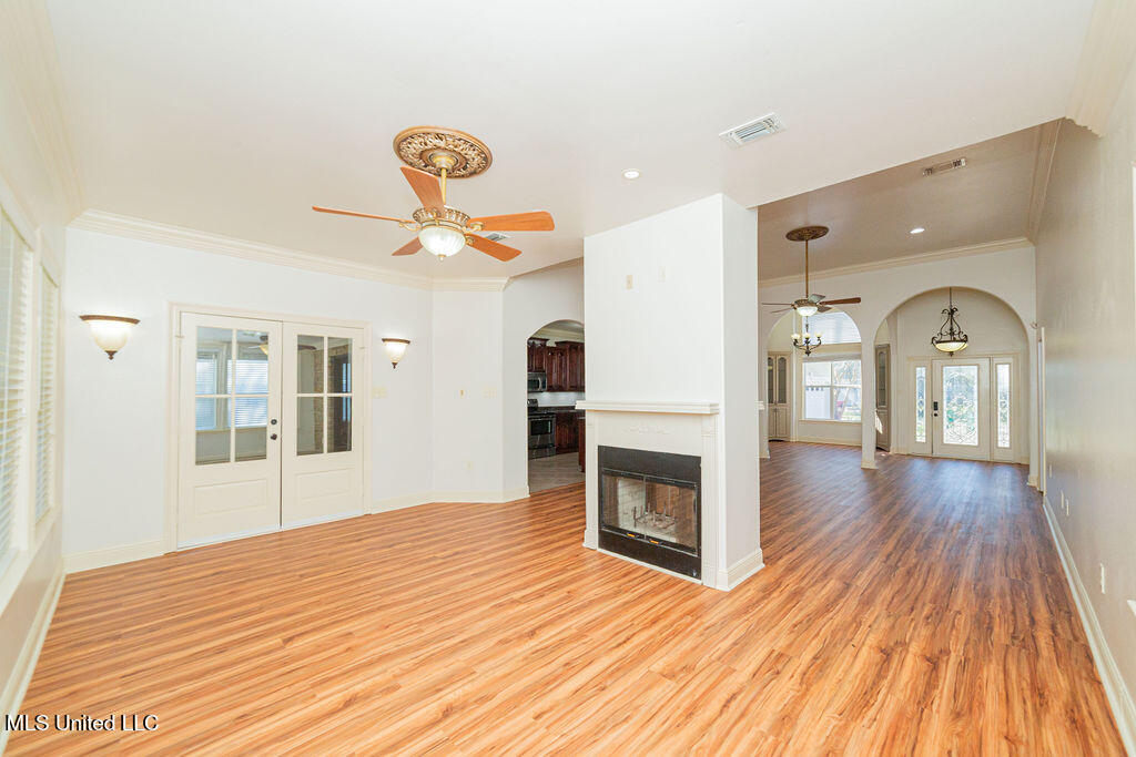 108 Oaks Boulevard Property Photo 13