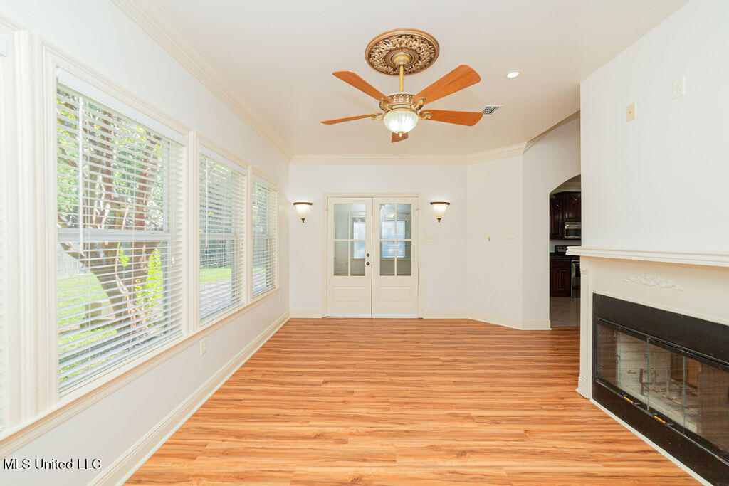 108 Oaks Boulevard Property Photo 14