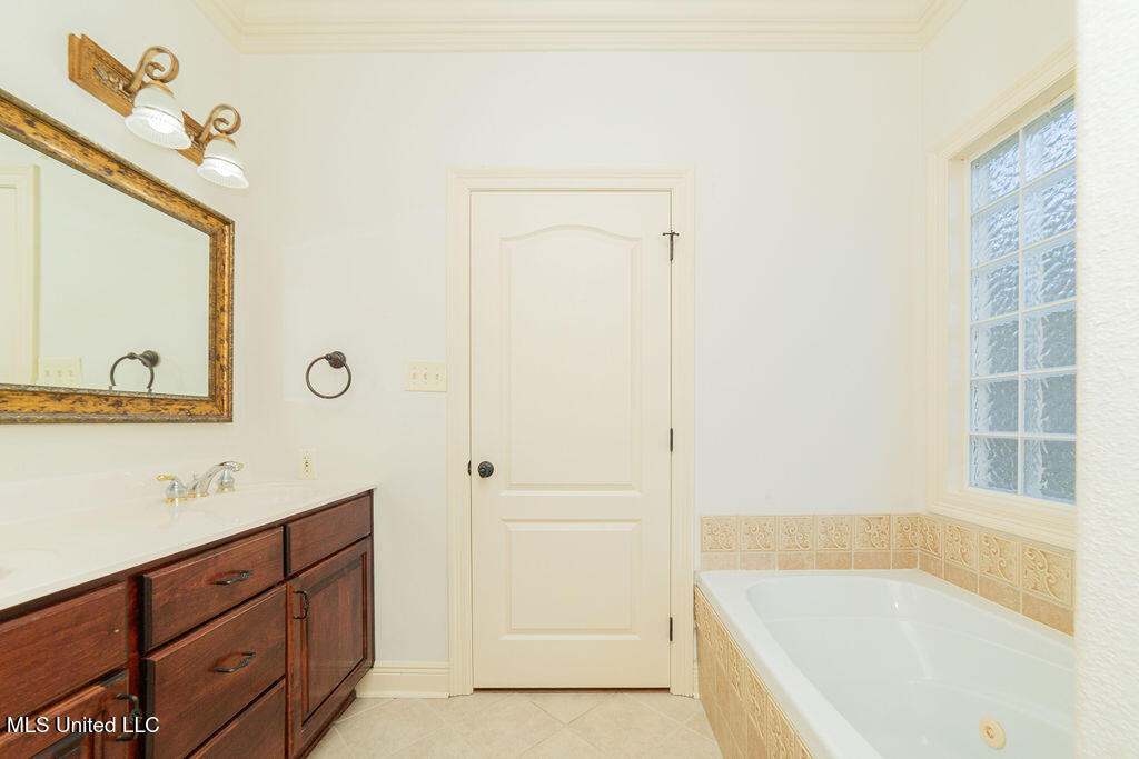 108 Oaks Boulevard Property Photo 20