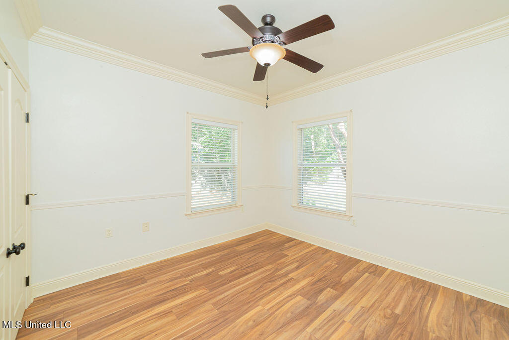 108 Oaks Boulevard Property Photo 22