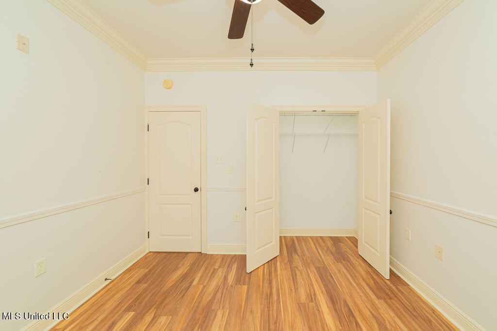 108 Oaks Boulevard Property Photo 25