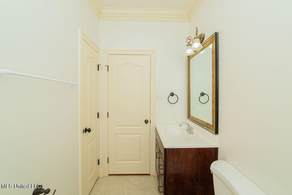 108 Oaks Boulevard Property Photo 27