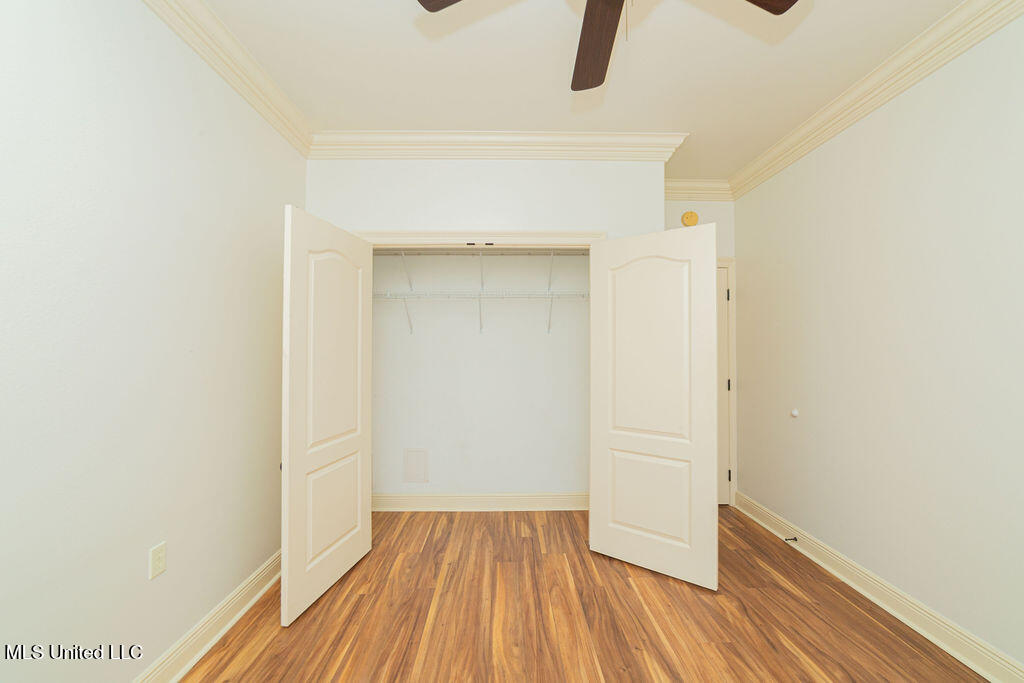 108 Oaks Boulevard Property Photo 29