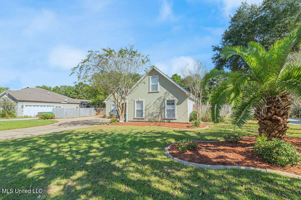 108 Oaks Boulevard Property Photo 37